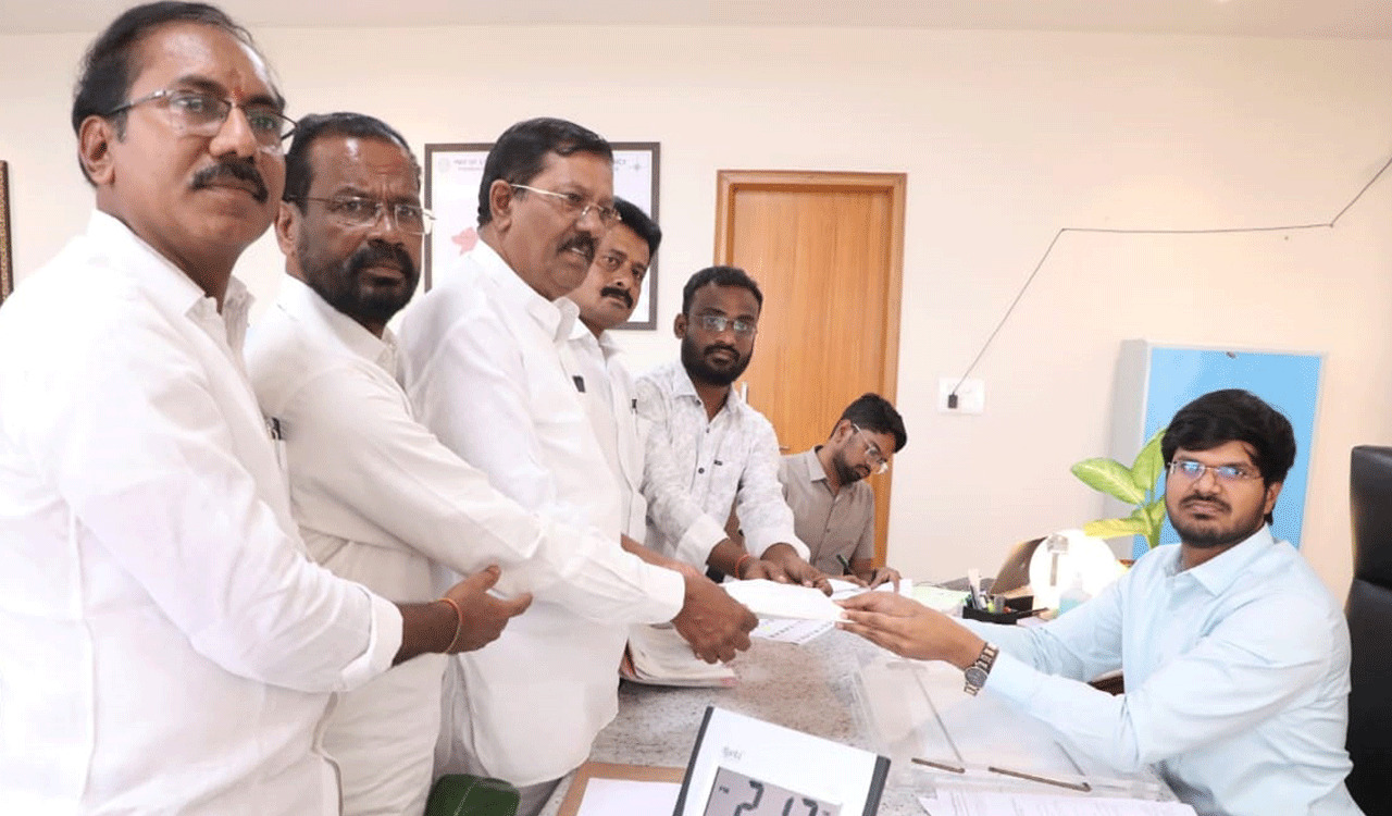 Four Congress leaders file nomination for Khammam LS