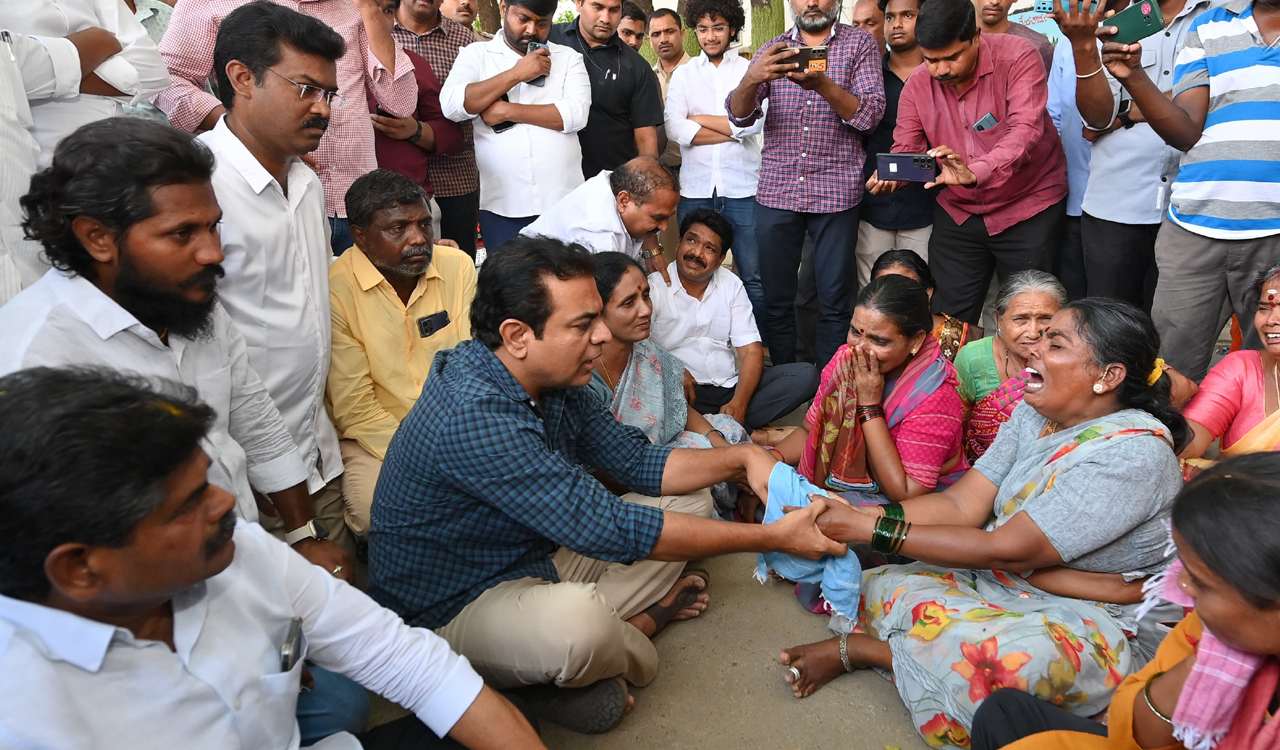 KTR consoles weaver’s family, promises support