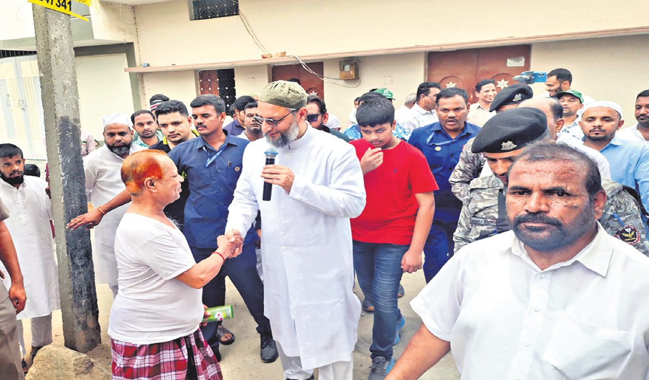 Asad looks poised for a ‘high five’
