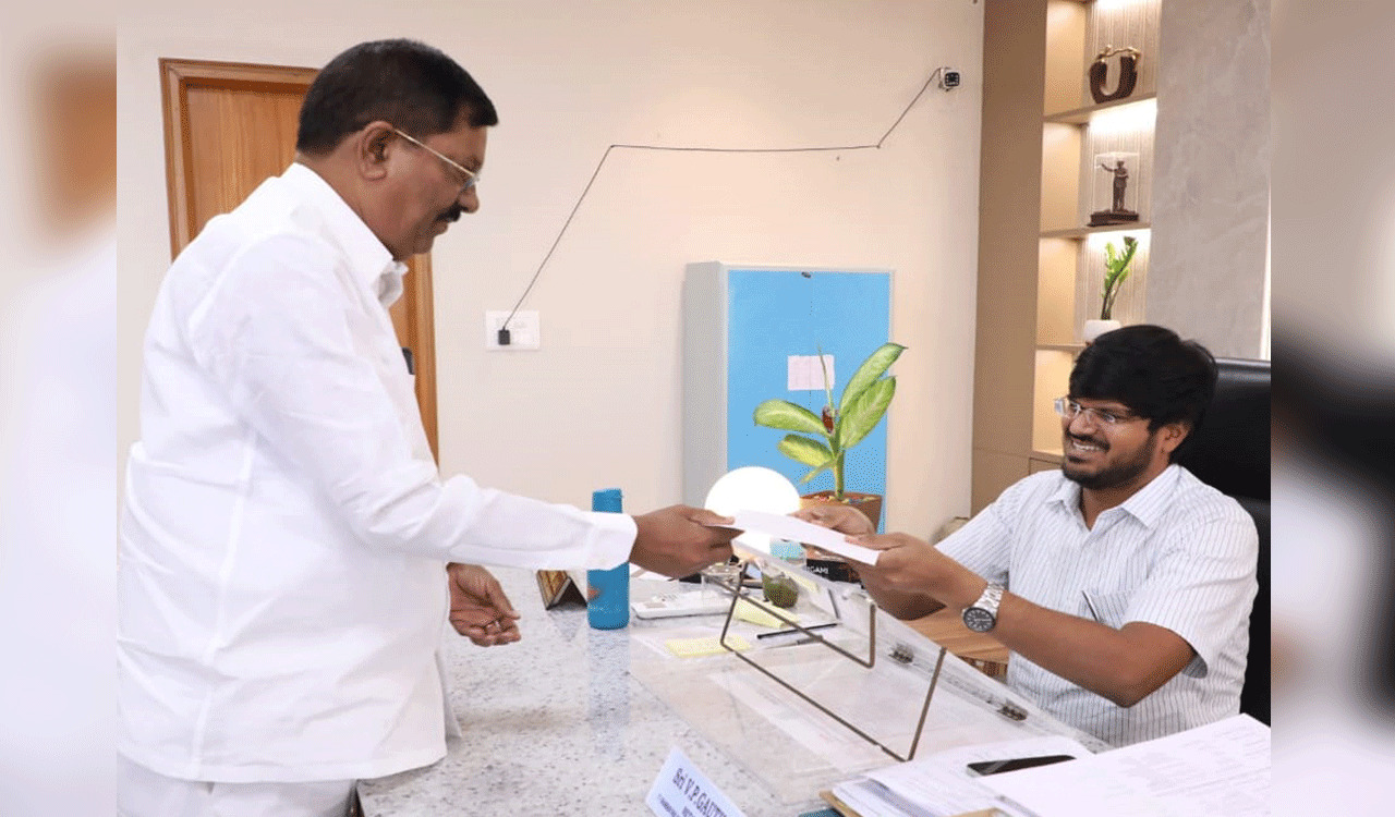 Congress rebel Potla withdraws nomination, 35 in the fray, 24 independents