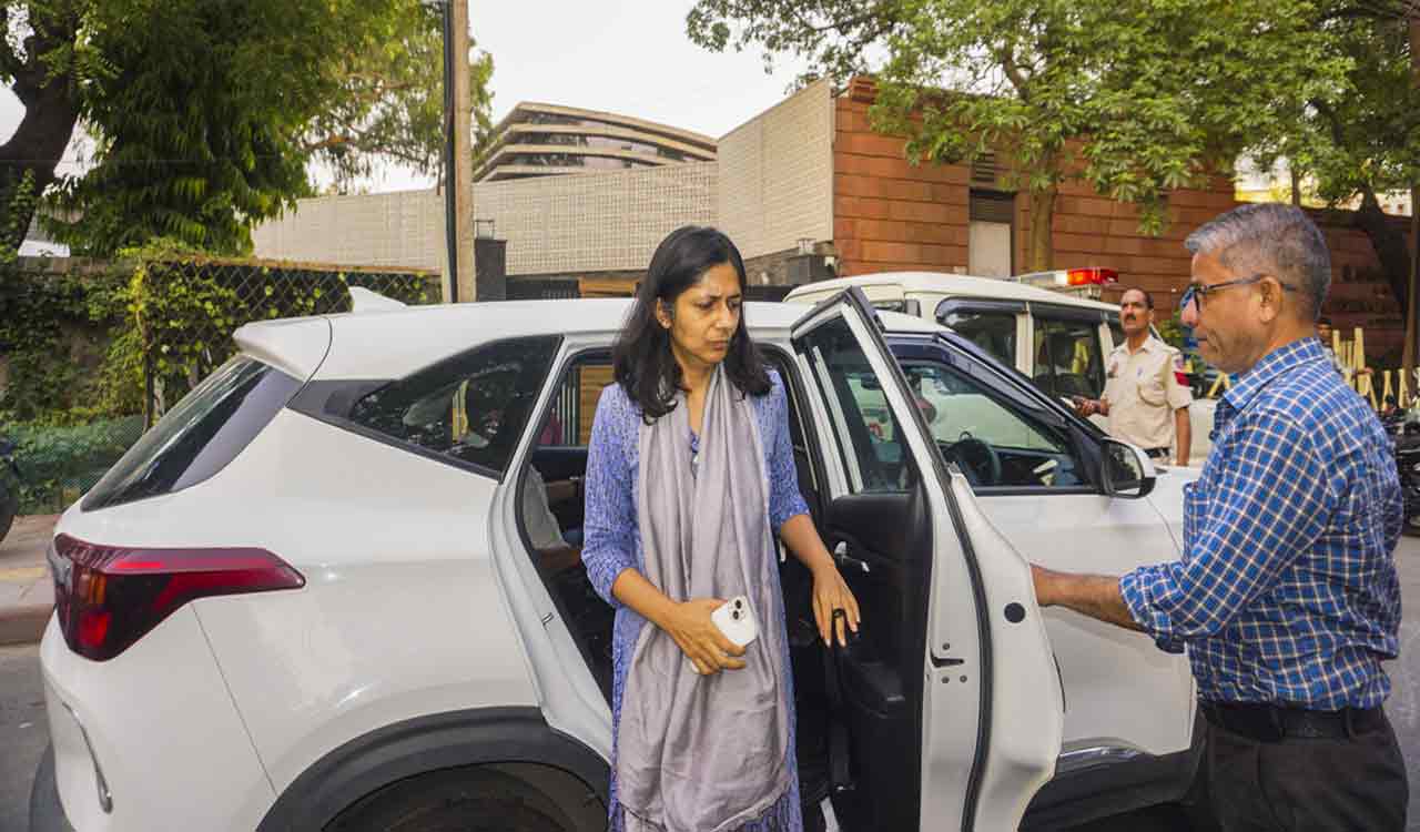 AAP leaders have come out on the streets to save accused, says Maliwal