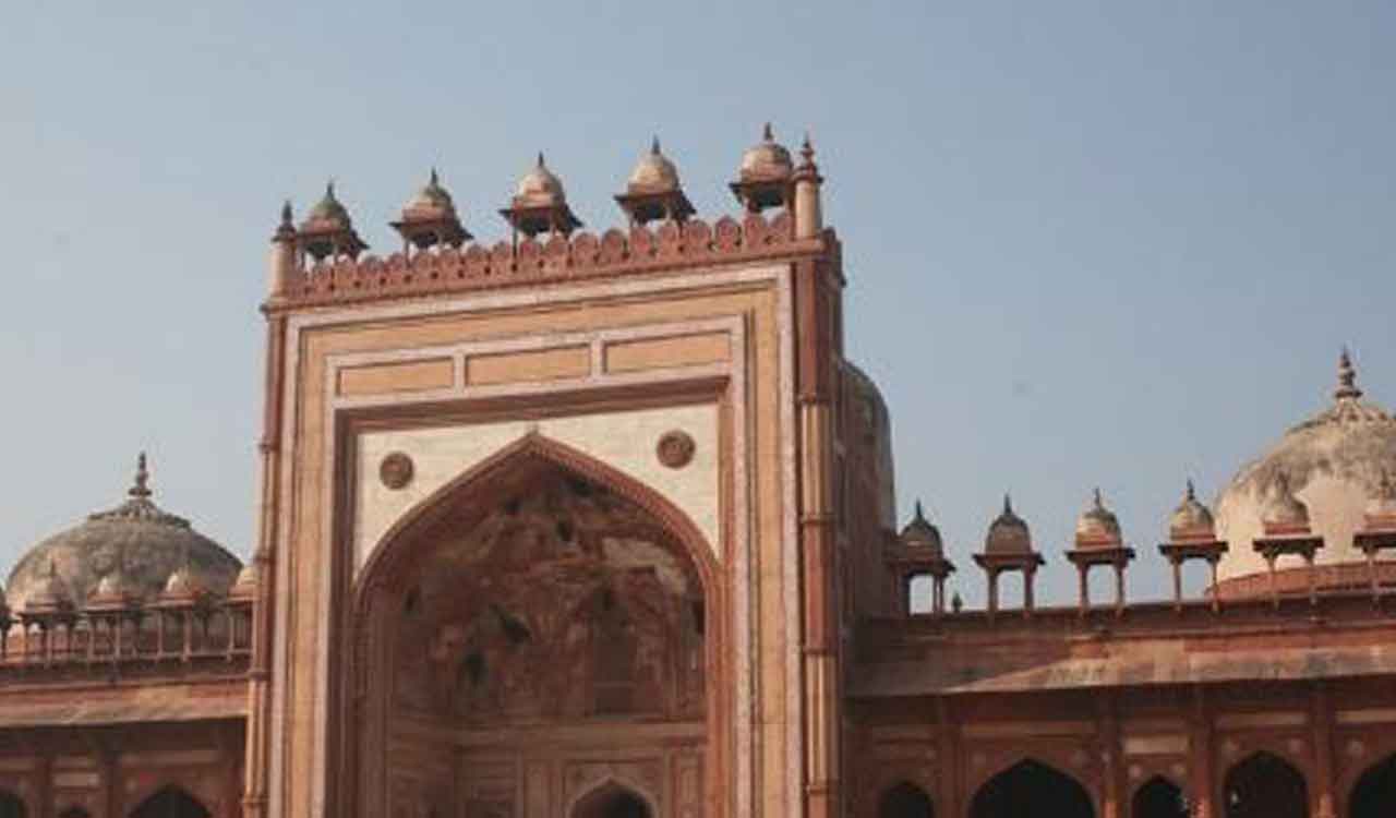 Agra lawyer claims temple below Fatehpur Sikri dargah, files case ...