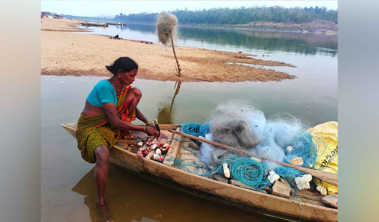 An unsung patronage of fishermen by Pranahita river
