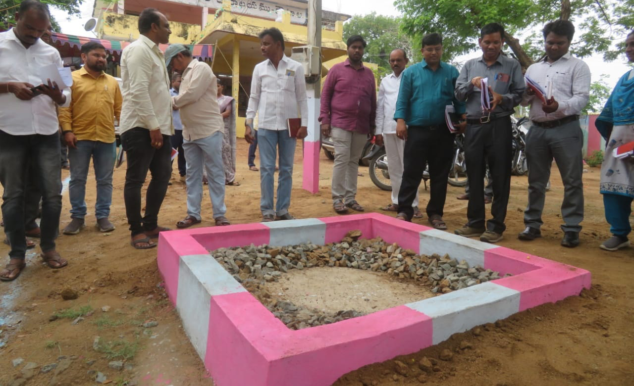 Experts of CWC, CGWD tour Koutala gram panchayat in Asifabad