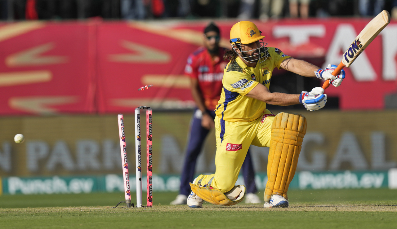 “I don’t understand…”: Harbhajan Singh questions CSK’s decision to send Dhoni at no. 9