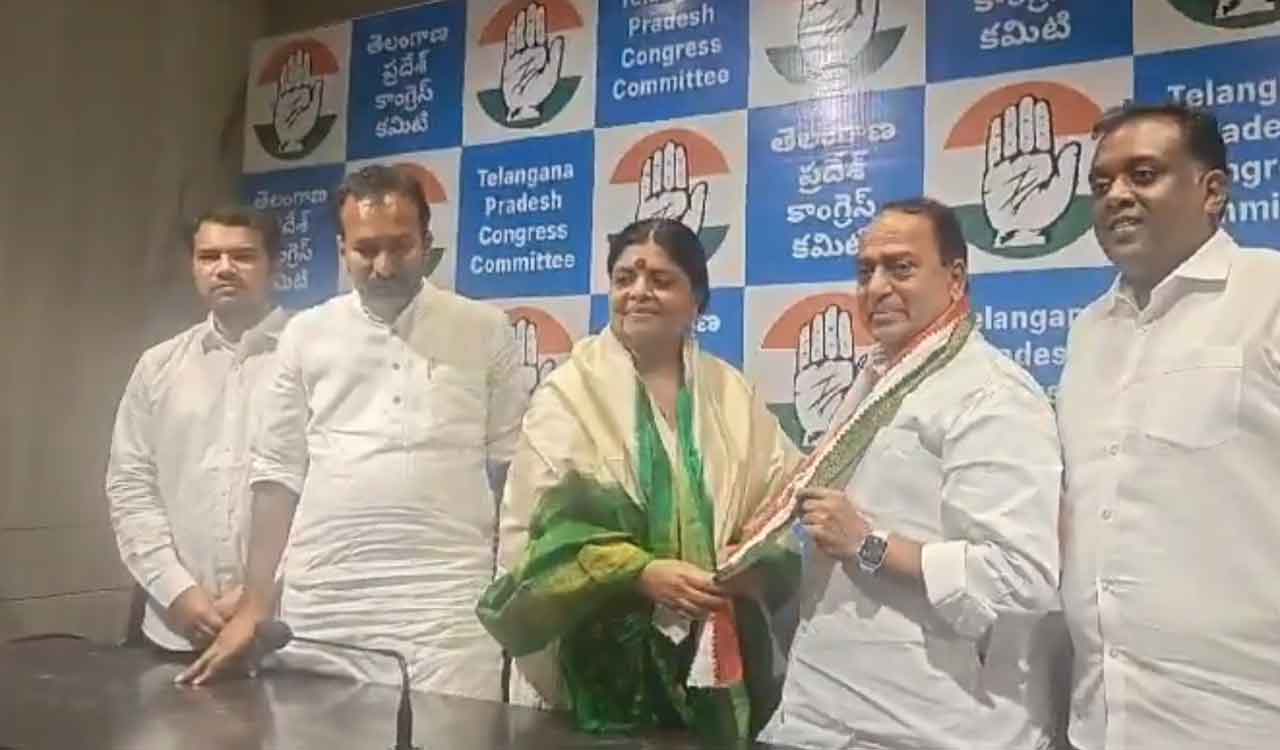 Former Minister Indrakaran Reddy joins Congress