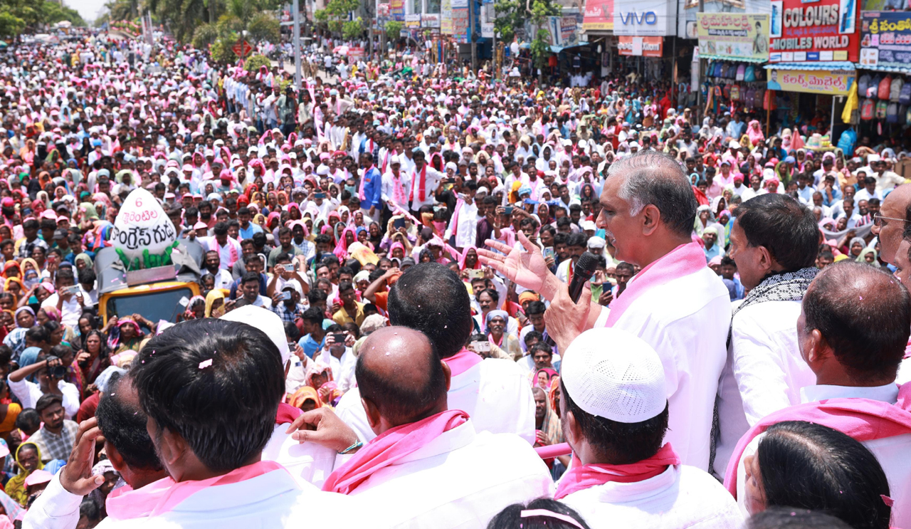 Congress, BJP have lost right to seek votes in Gajwel, says Harish