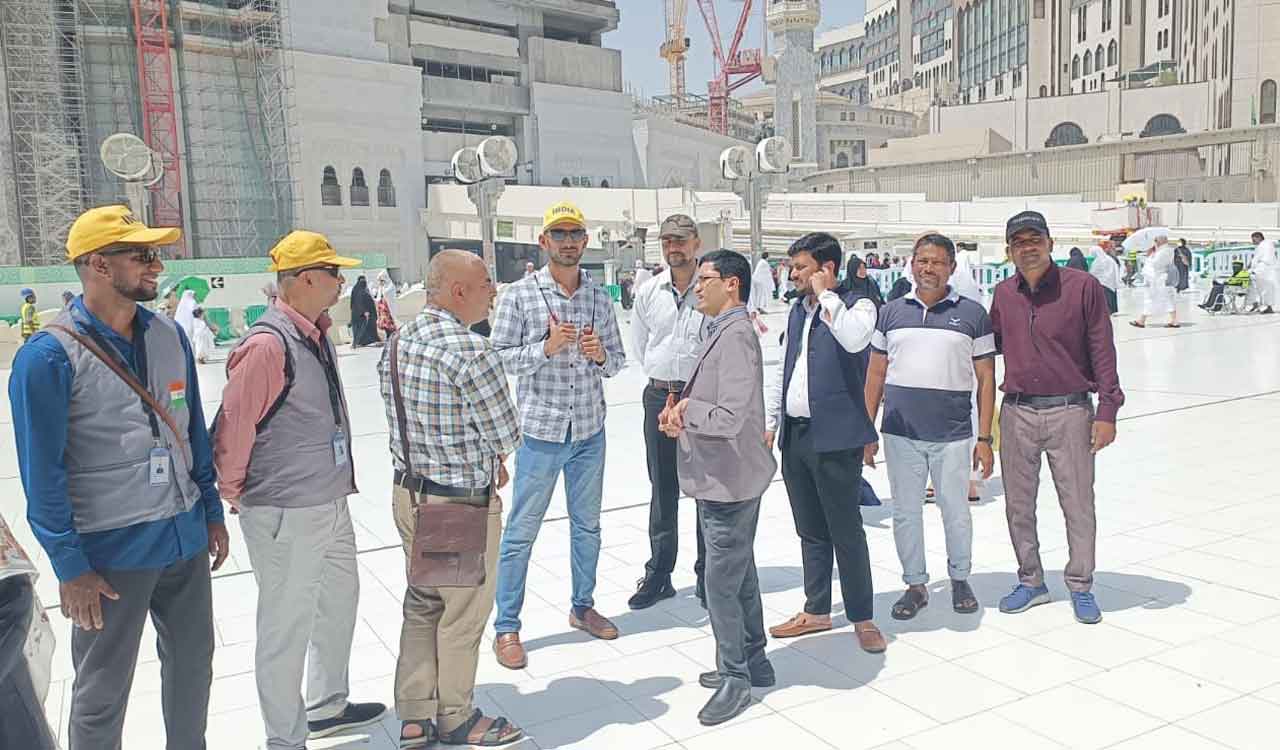 Indian Haj Pilgrims moving from Madinah to Makkah