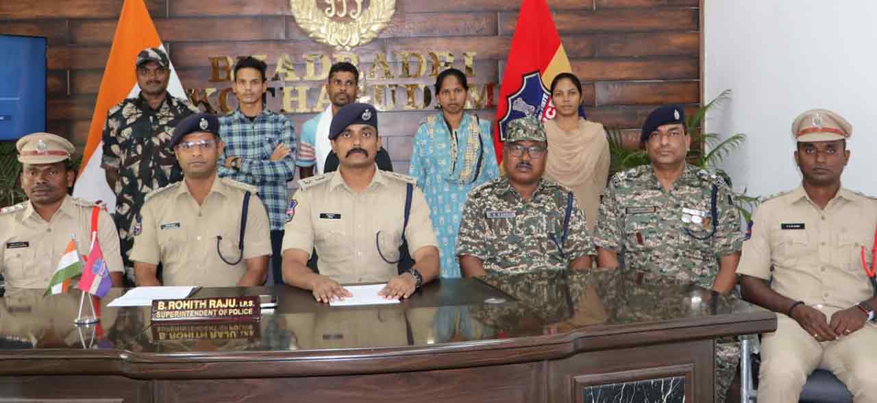 Three Maoists surrender before police in Kothagudem