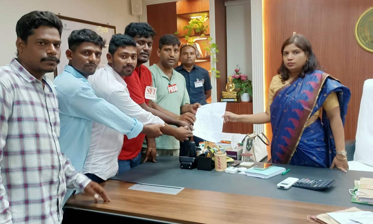 Kothagudem: Left wing student unions demand fee regulation in private and corporate institutions