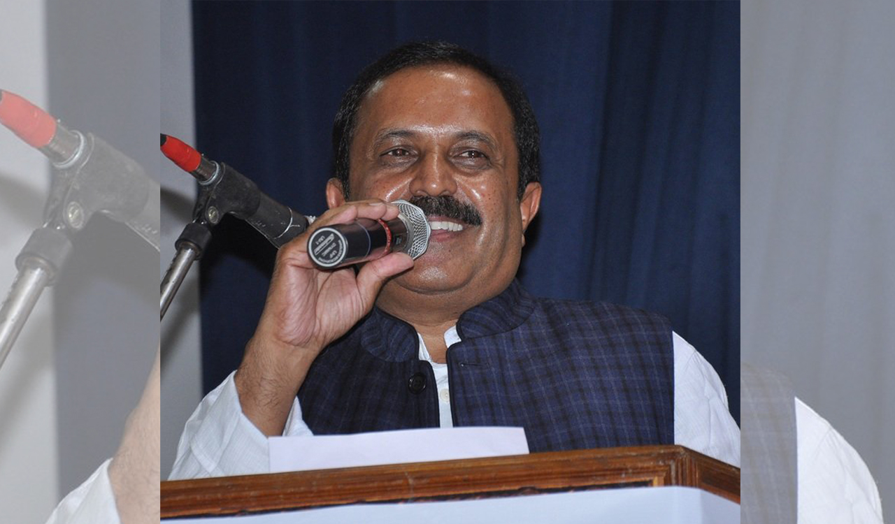 Madhu Yashki Goud appeals to voters to vote wisely