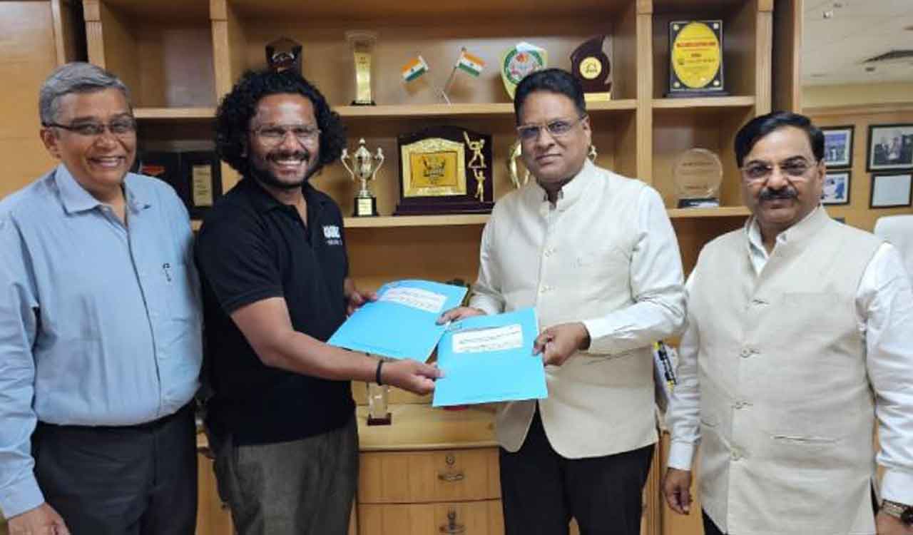 Marut Drones, IFFCO tie up for drone spraying over 5 lakh acre farm land in TS and AP