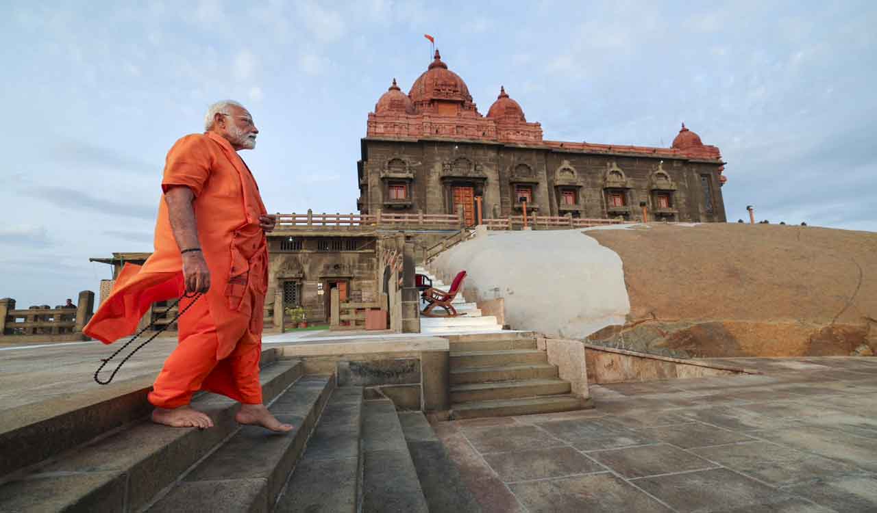 PM Modi performs ‘Surya Arghya’ at Vivekananda Rock Memorial