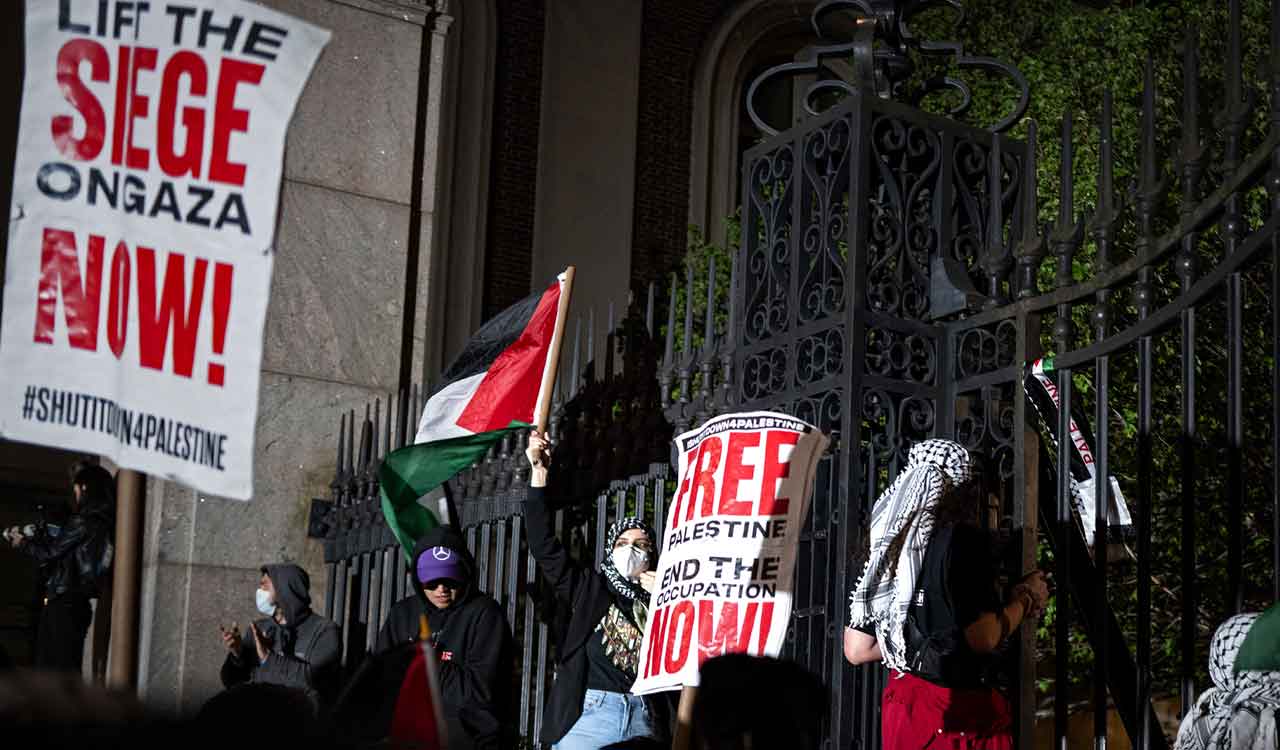 Police clear pro-Palestinian protesters from Columbia University while clashes break out at UCLA