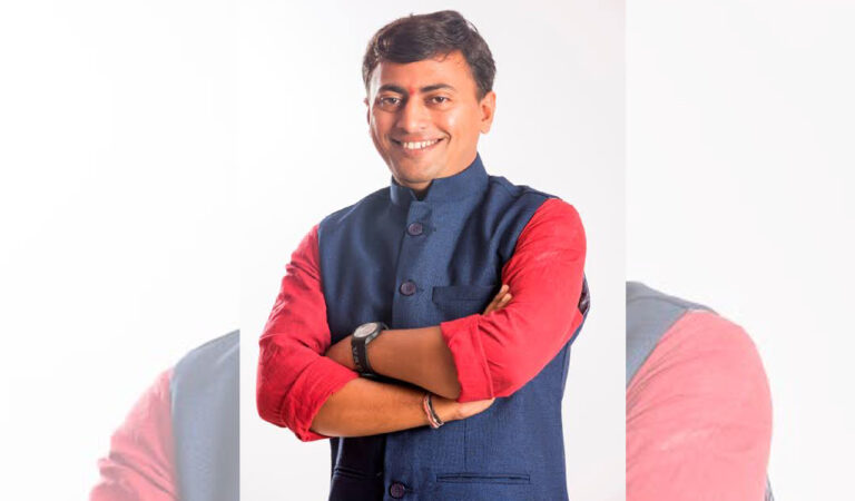 Former CBI JD asks graduates to vote for Rakesh Reddy in MLC polls