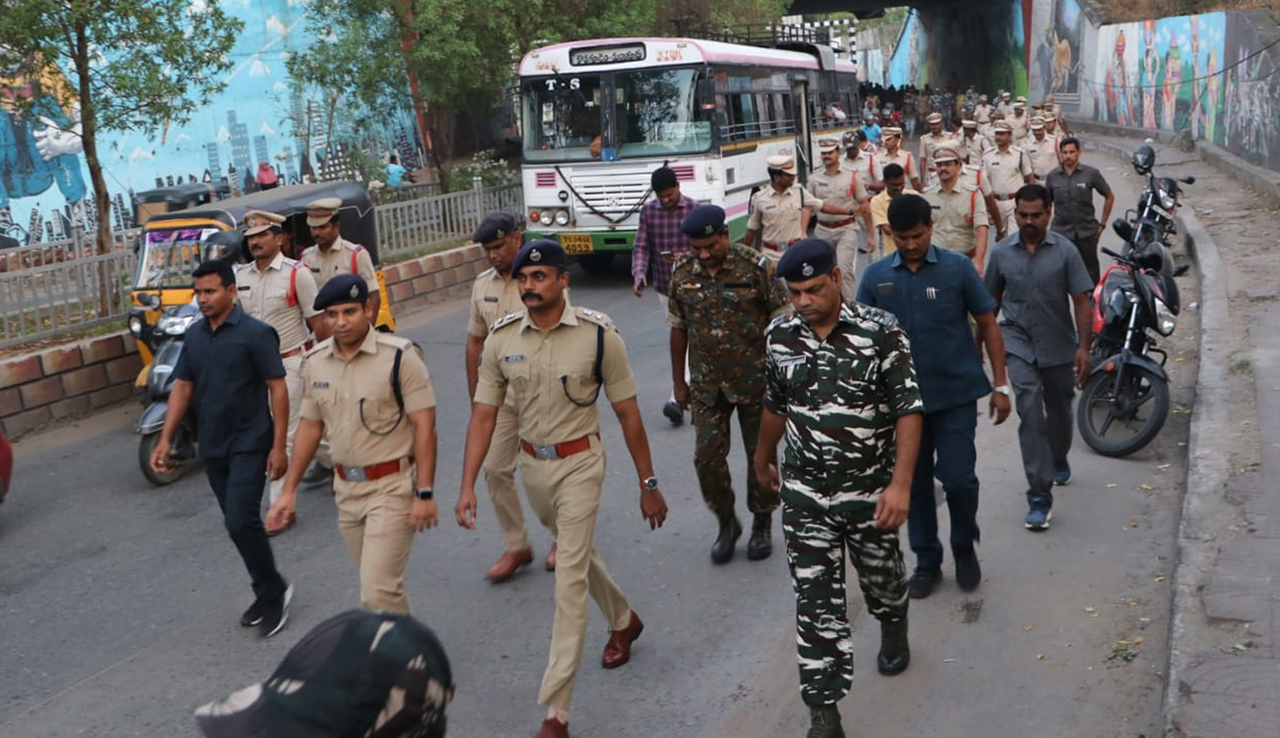 People should exercise their right to vote fearlessly: Kothagudem SP Rohith Raju