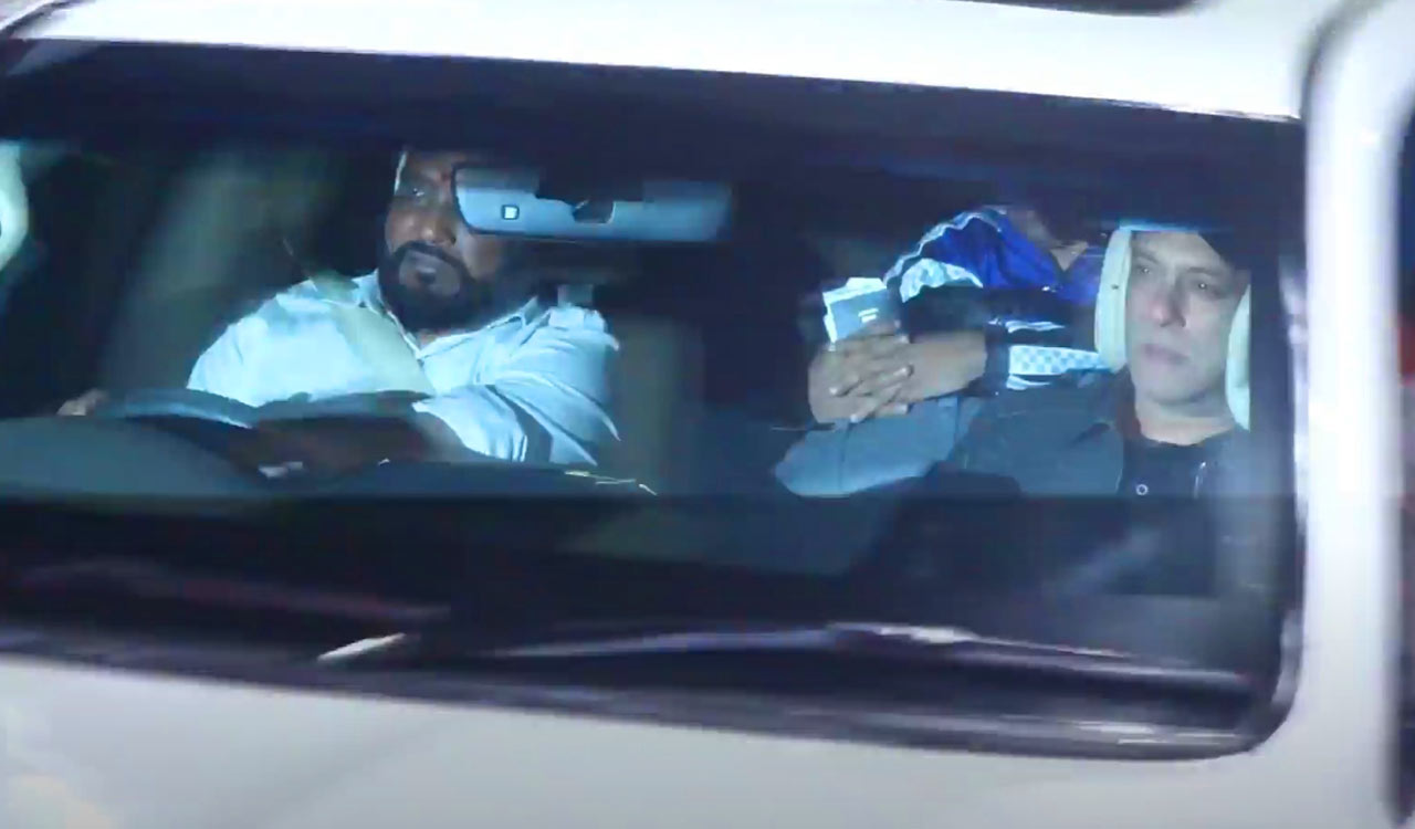 Salman Khan returns to Mumbai with tight security