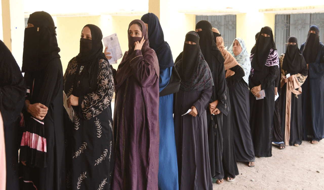 Polling picks up in old city after 4 pm