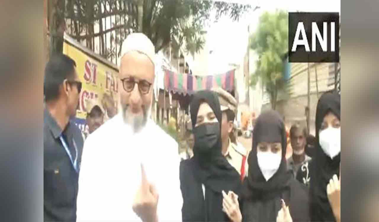 Lok Sabha elections 2024: AIMIM chief Asaduddin Owaisi votes in Hyderabad