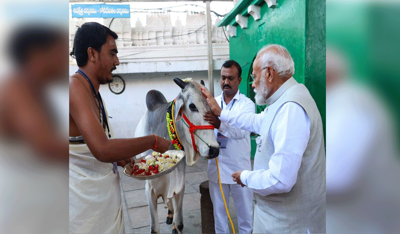 Modi first PM to visit Vemulawada temple, but leaves devotees disappointed