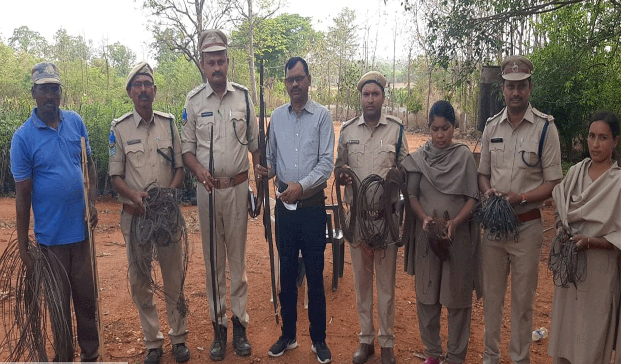 Forest officials seize 10 kg snares, traps in Kothagudem