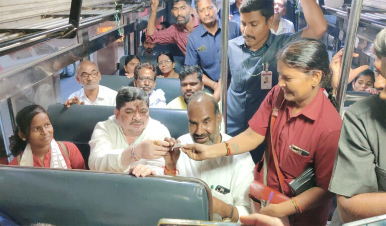 Transport minister Ponnam Prabhakar travels in autorickshaw, RTC bus