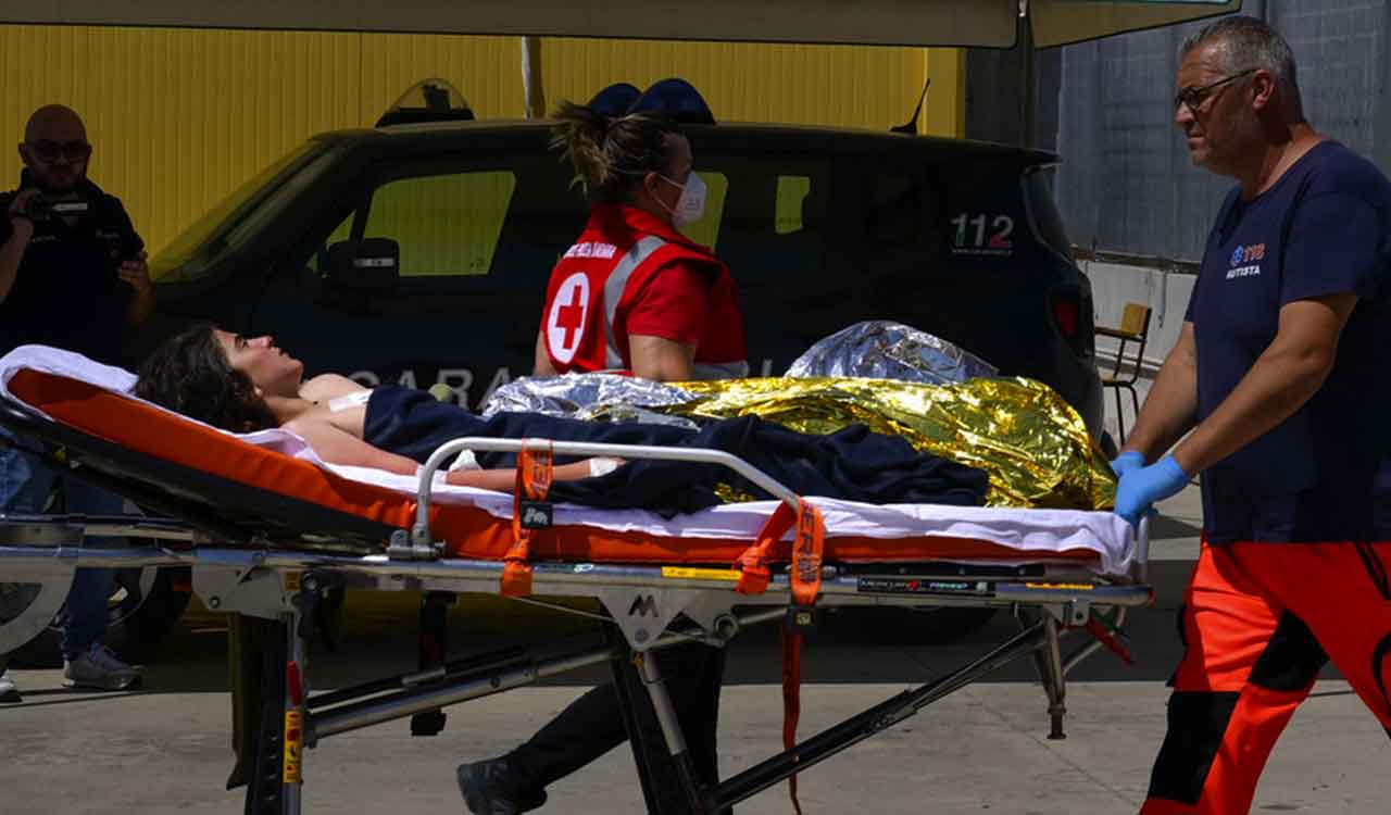 11 dead, over 60 missing in shipwrecks off Italian coast