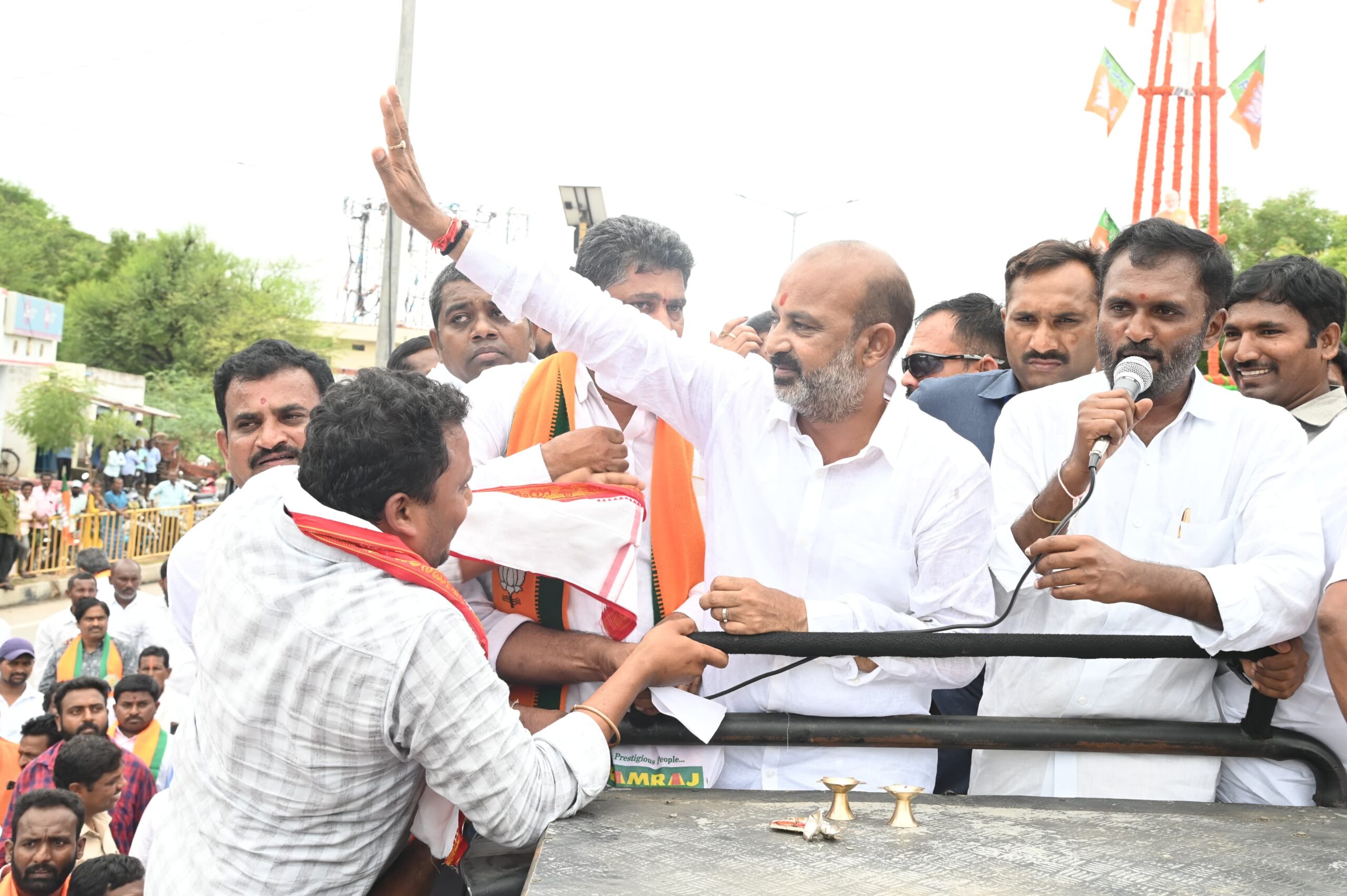 Sanjay Kumar given reception in Karimnagar