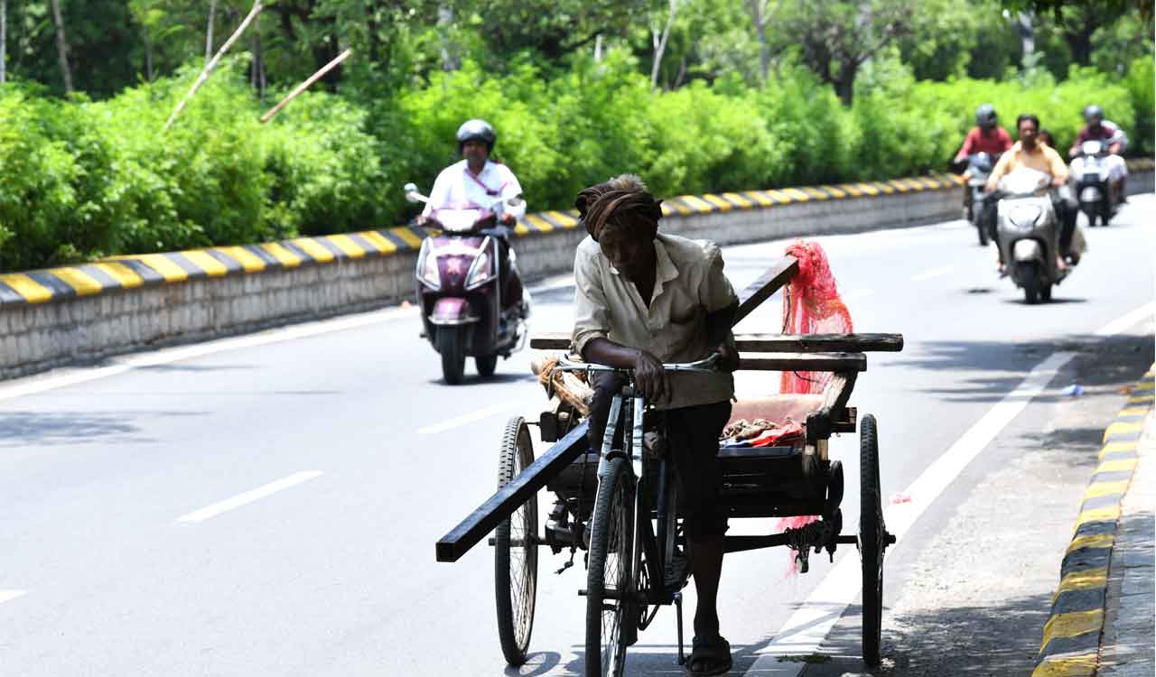 Hyderabad enjoys respite with pleasant weather; thunderstorm warning in Telangana for next five days