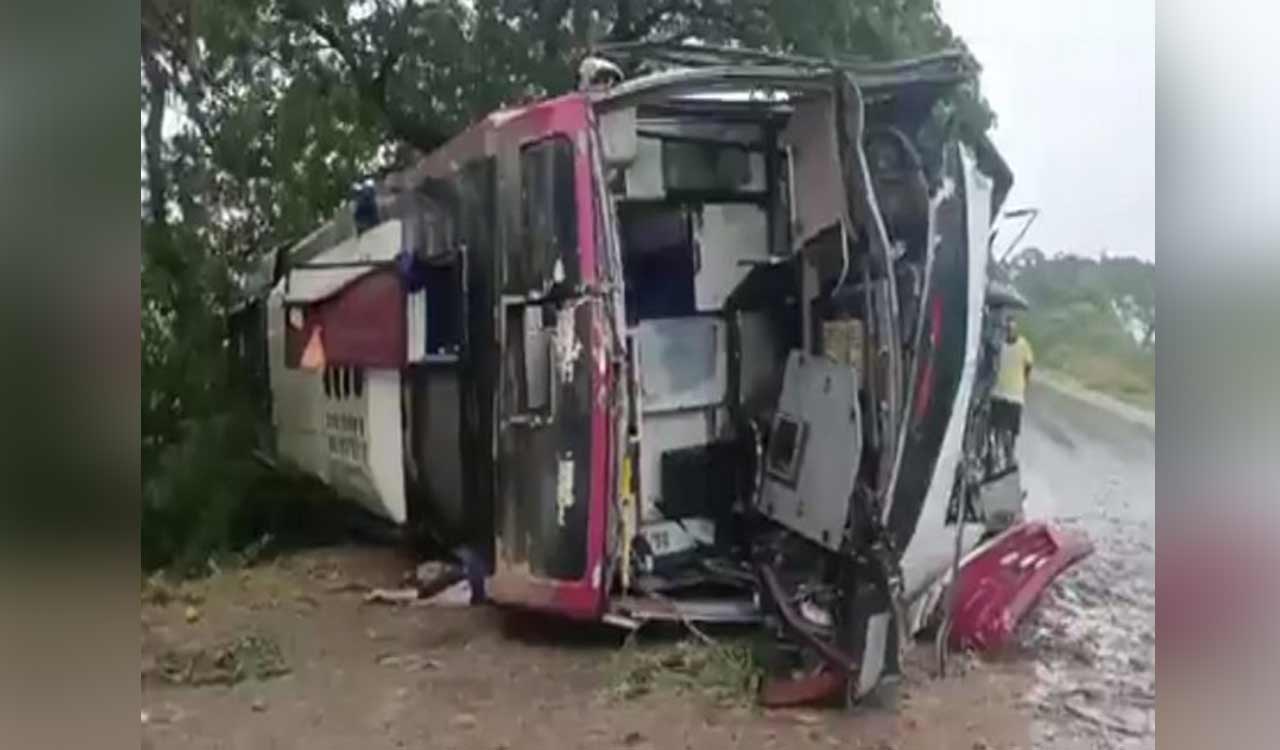 Andhra Pradesh: 1 dead, 20 injured in Narasaraopeta bus accident