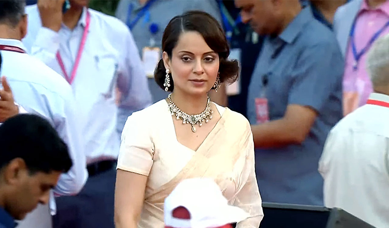 Stop waiting for weekends, ‘normalise obsessive work culture’, says Kangana