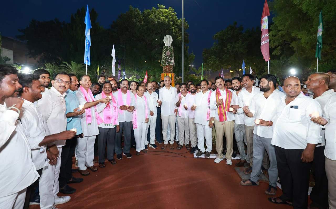 BRS holds massive candlelight rally to commemorate sacrifices of Telangana martyrs