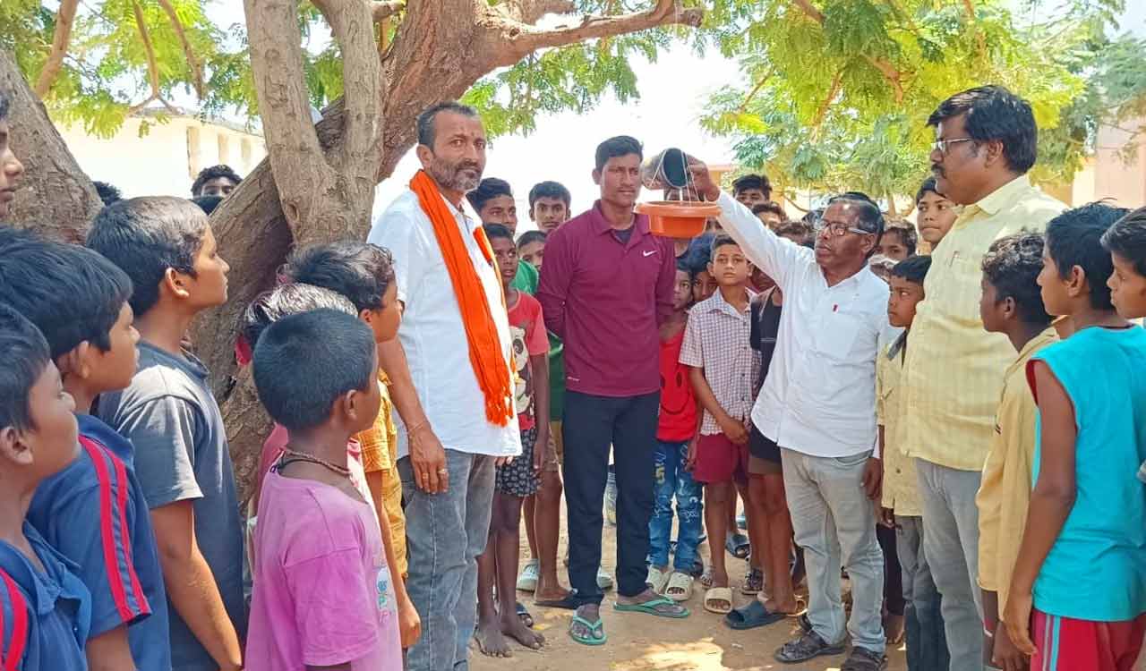 Bird man of Adilabad strives for protection of winged wonders
