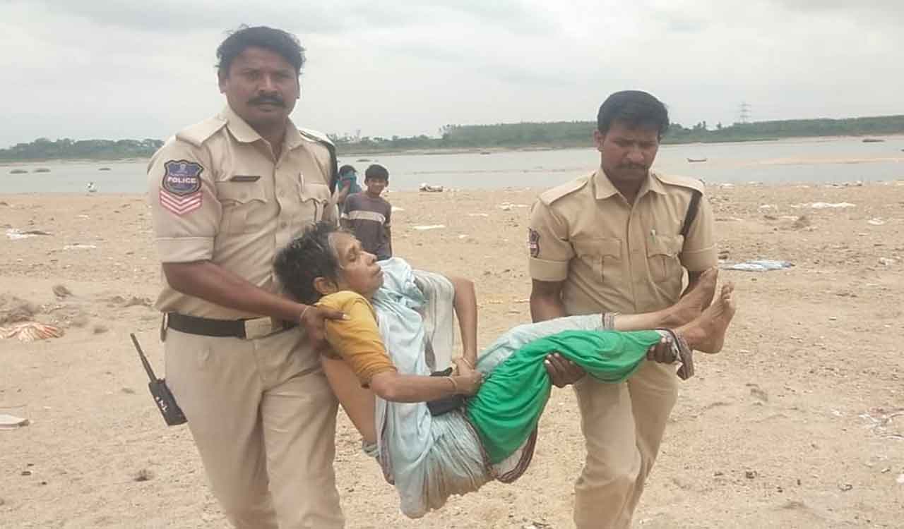 Blue Colts rescue elderly woman who attempted suicide in Godavari