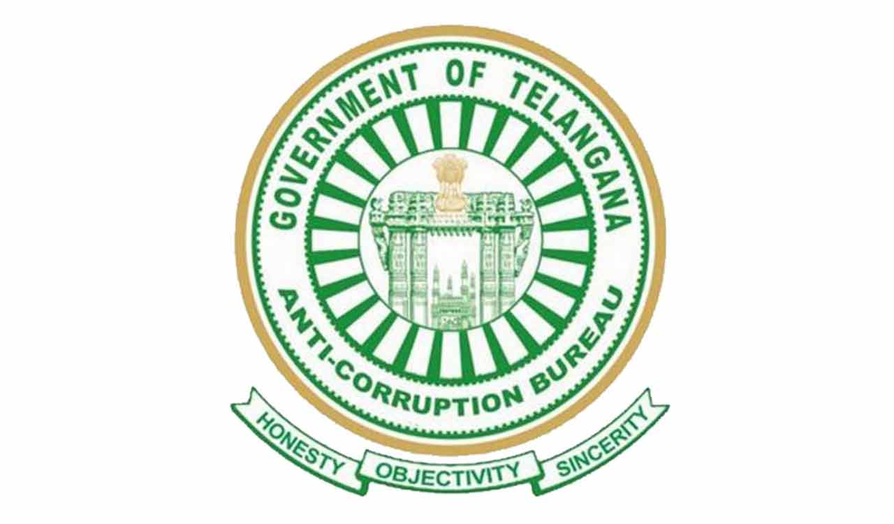 Telangana: ACB hunting for police officer who escaped during a bribe trap