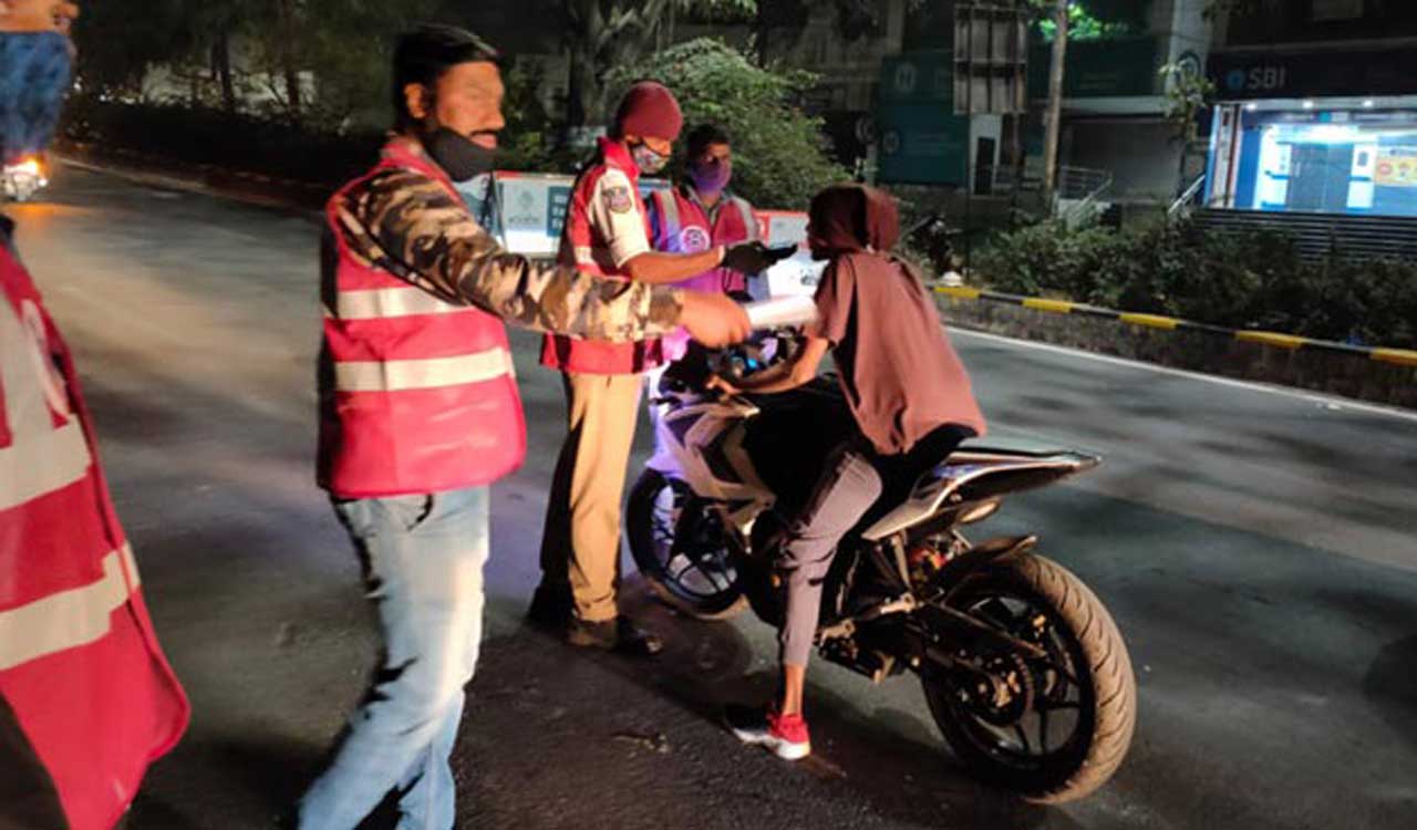 Cyberabad police nabs 262 offenders in Saturday night drive check