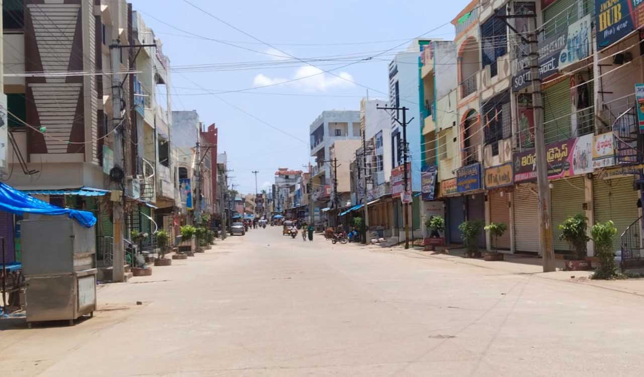 Day after clashes, bandh enforced in Medak town, police presence stepped up