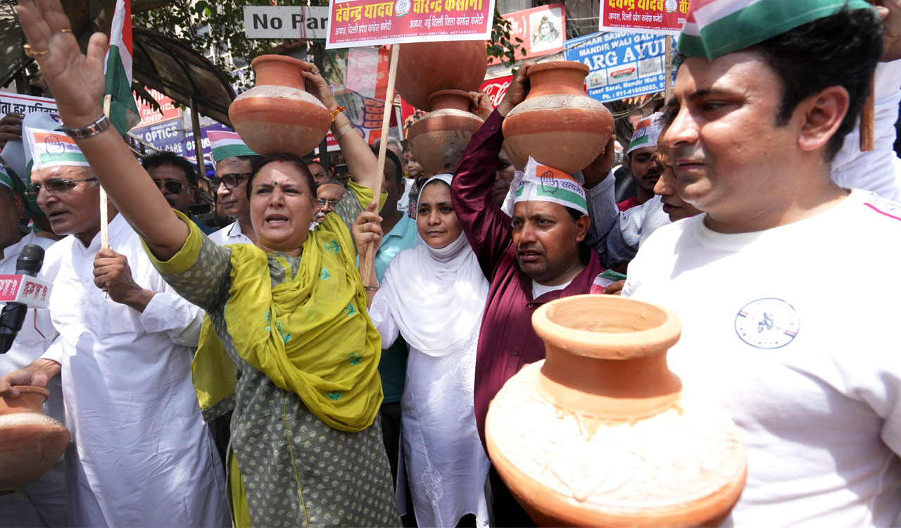 Amid Delhi water crisis, Congress holds ‘matka phod’ protests