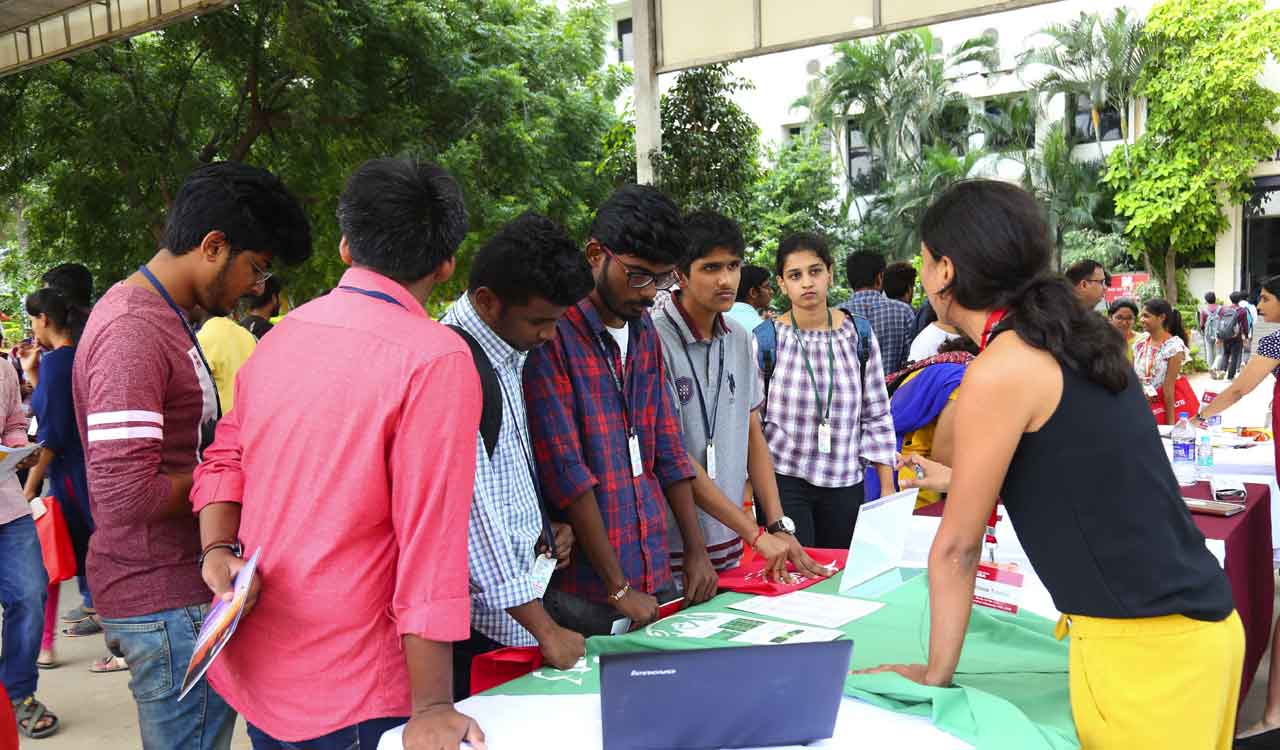 Destination USA: Maintaining status on F and M Visa category