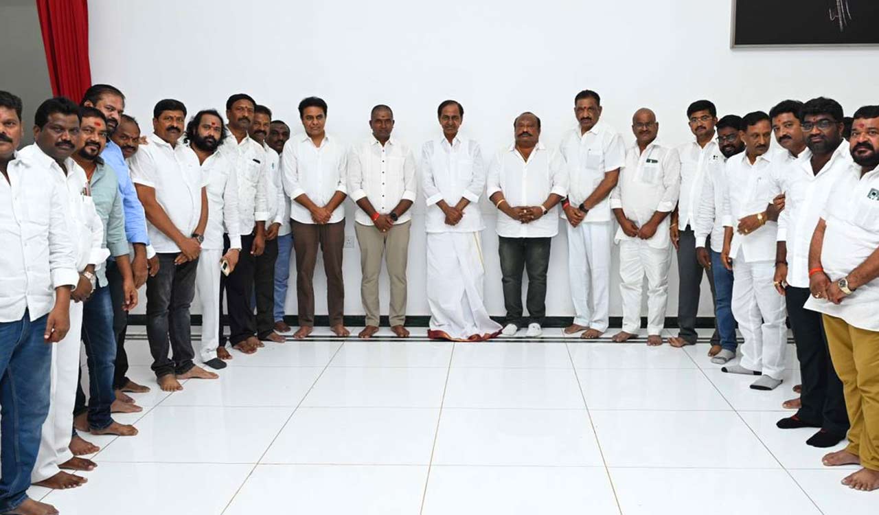 Gangula Kamalakar meets KCR, ends rumours over quitting BRS