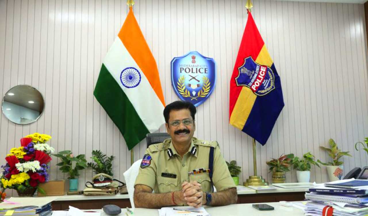 Hyderabad Police Commissioner transfers 12 inspectors