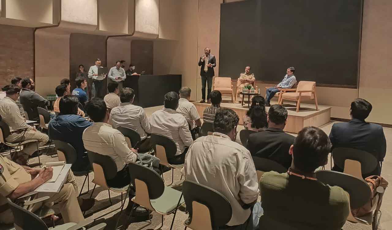 Officials hold meeting with IT companies to tackle traffic in Hyderabad