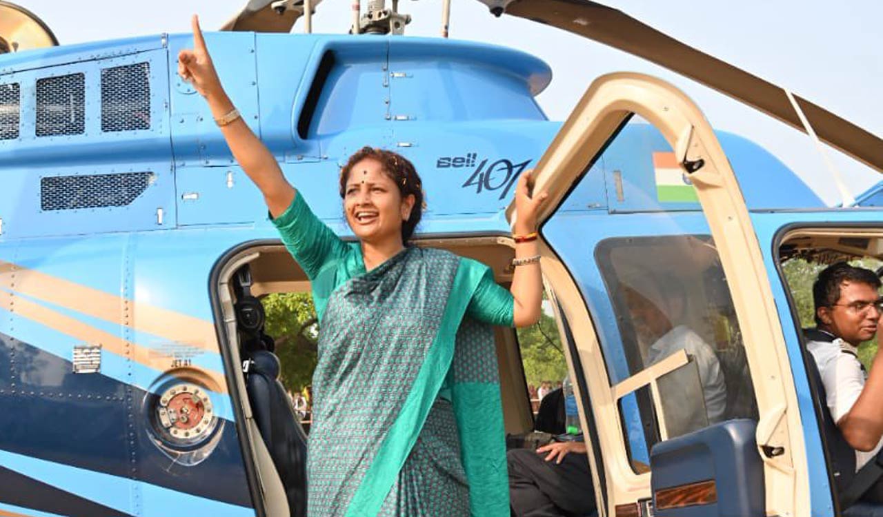 Kalpana Soren, wife of jailed ex-Jharkhand CM, leads by 26,000 votes