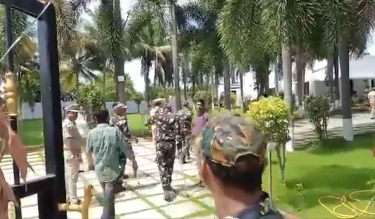 Karimnagar: BRS MLA Kaushik Reddy placed under house arrest; Tense situation at Chelpur