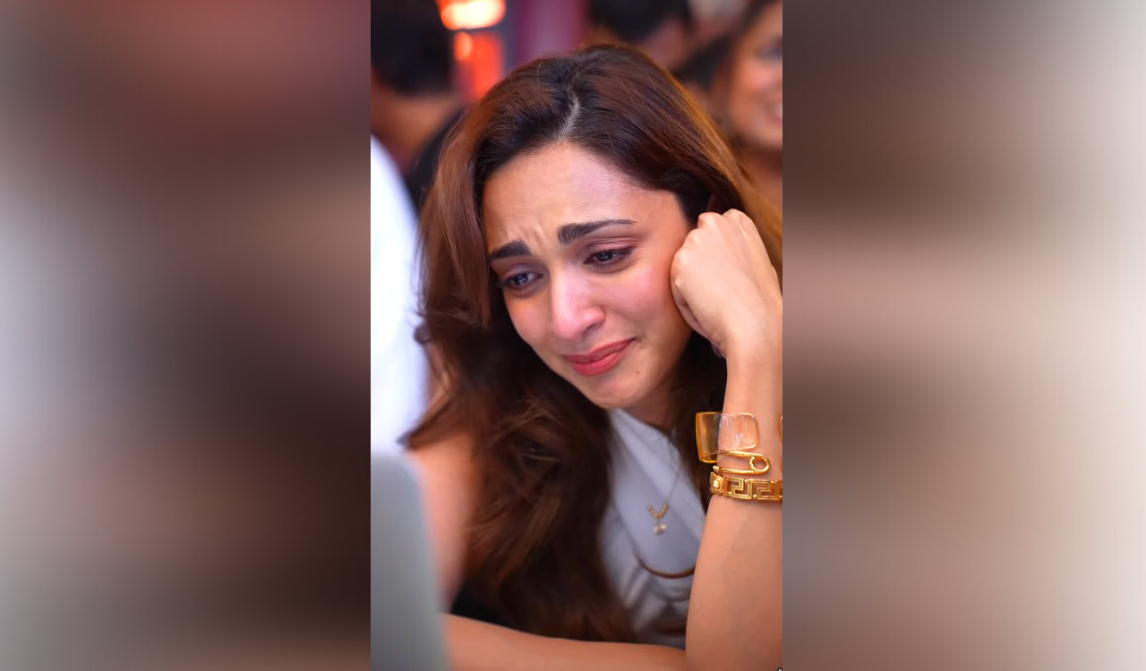 Kiara Advani gets emotional on 10-year film industry milestone