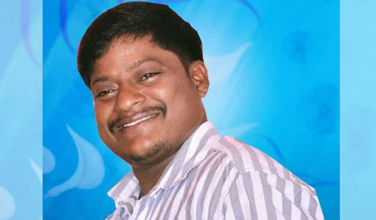 Man dies in road mishap minutes after celebrating birthday in Sangareddy