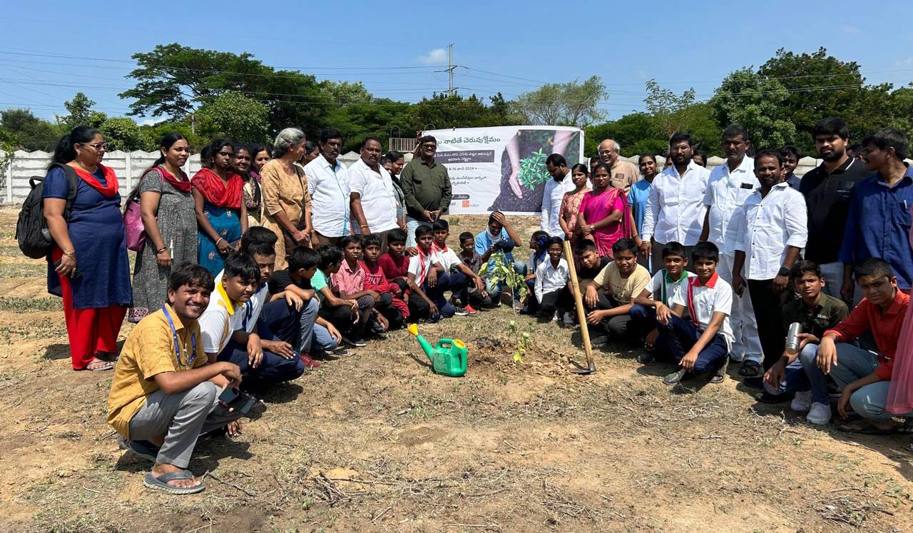 Hyderabad: Wide scale plantation drive near lake in Narsingi