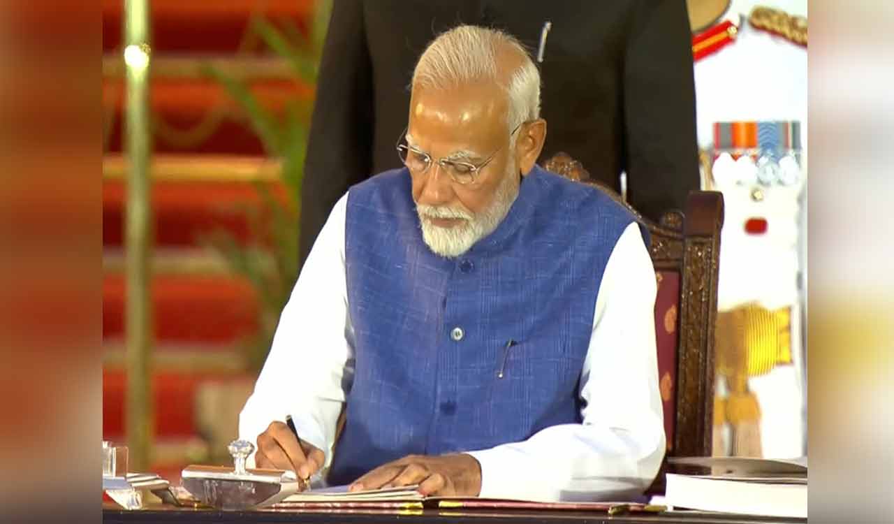 Pm Modi And 71 Ministers Sworn In For Record Third Term Telangana Today