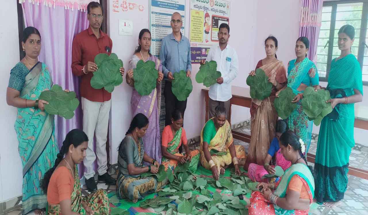 Panchayat officer launches campaign for leaf plates in Siddipet