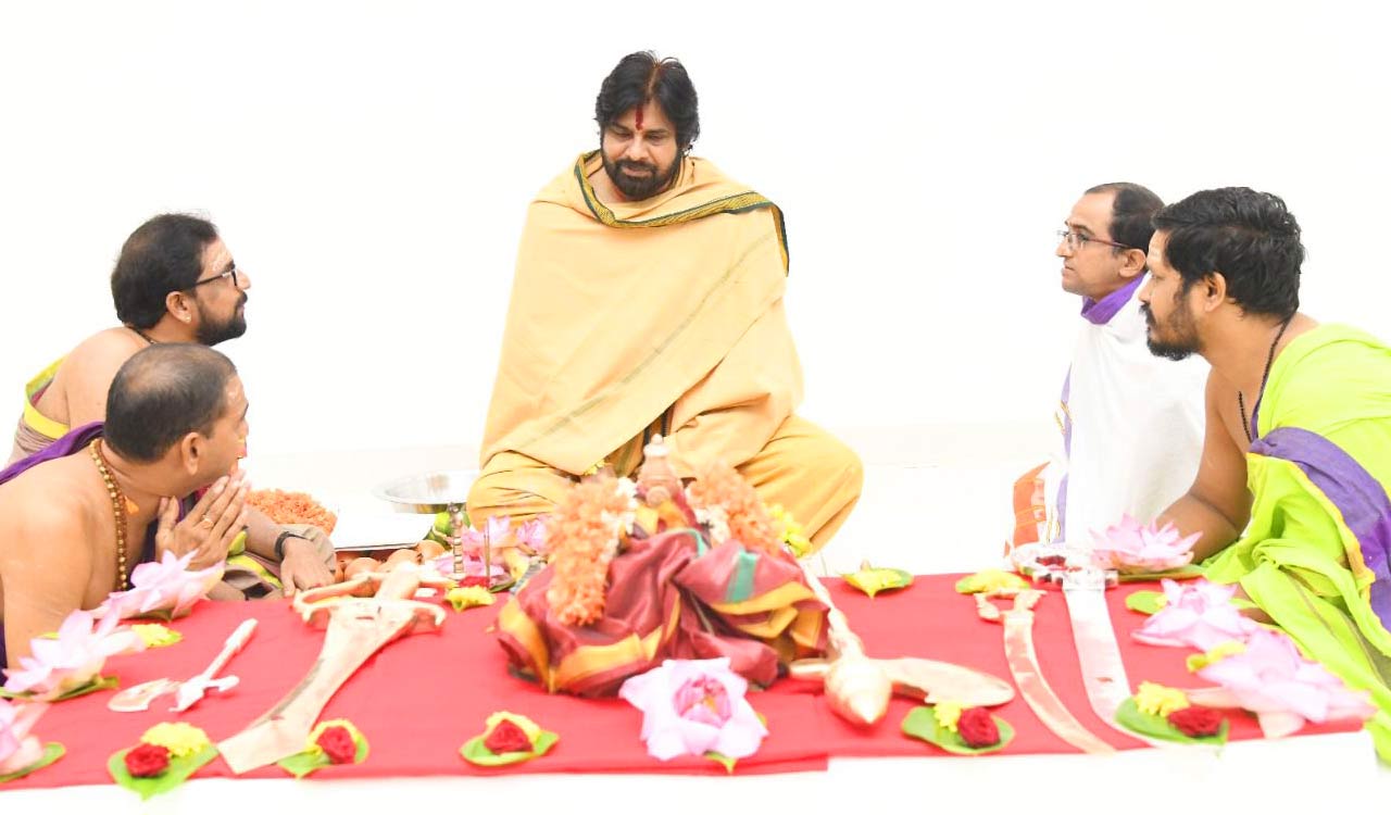 Pawan Kalyan to visit Kondagattu temple